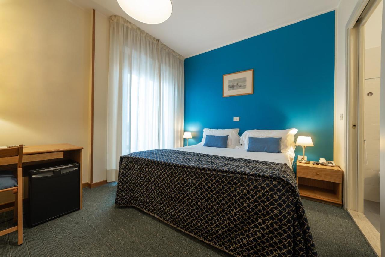 Hotel La Vela ปัสซีญาโน ซุล ตราซีเมโน ภายนอก รูปภาพ
